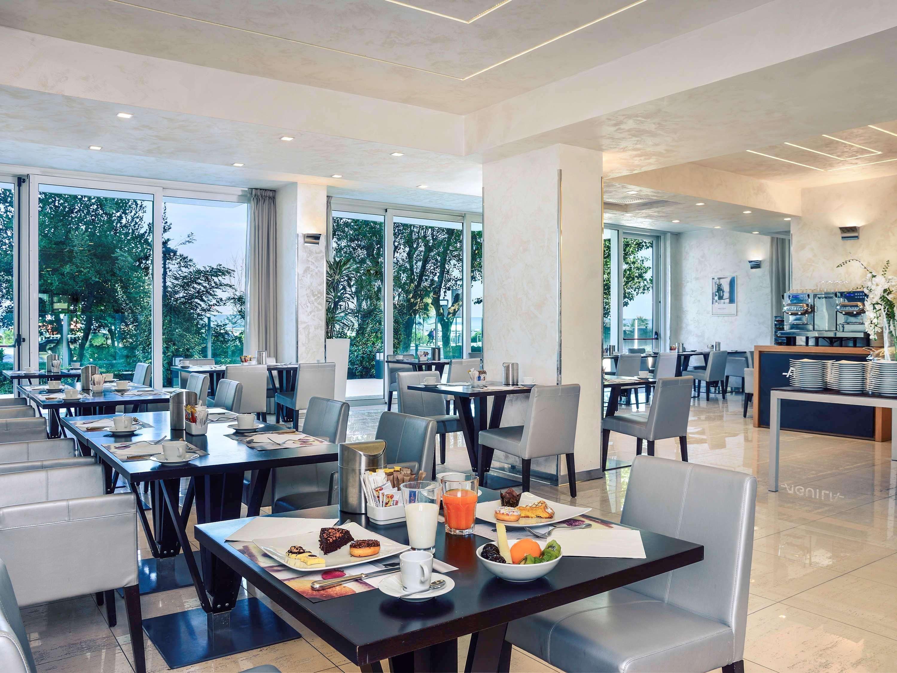Mercure Hotel Rimini Artis Exterior photo