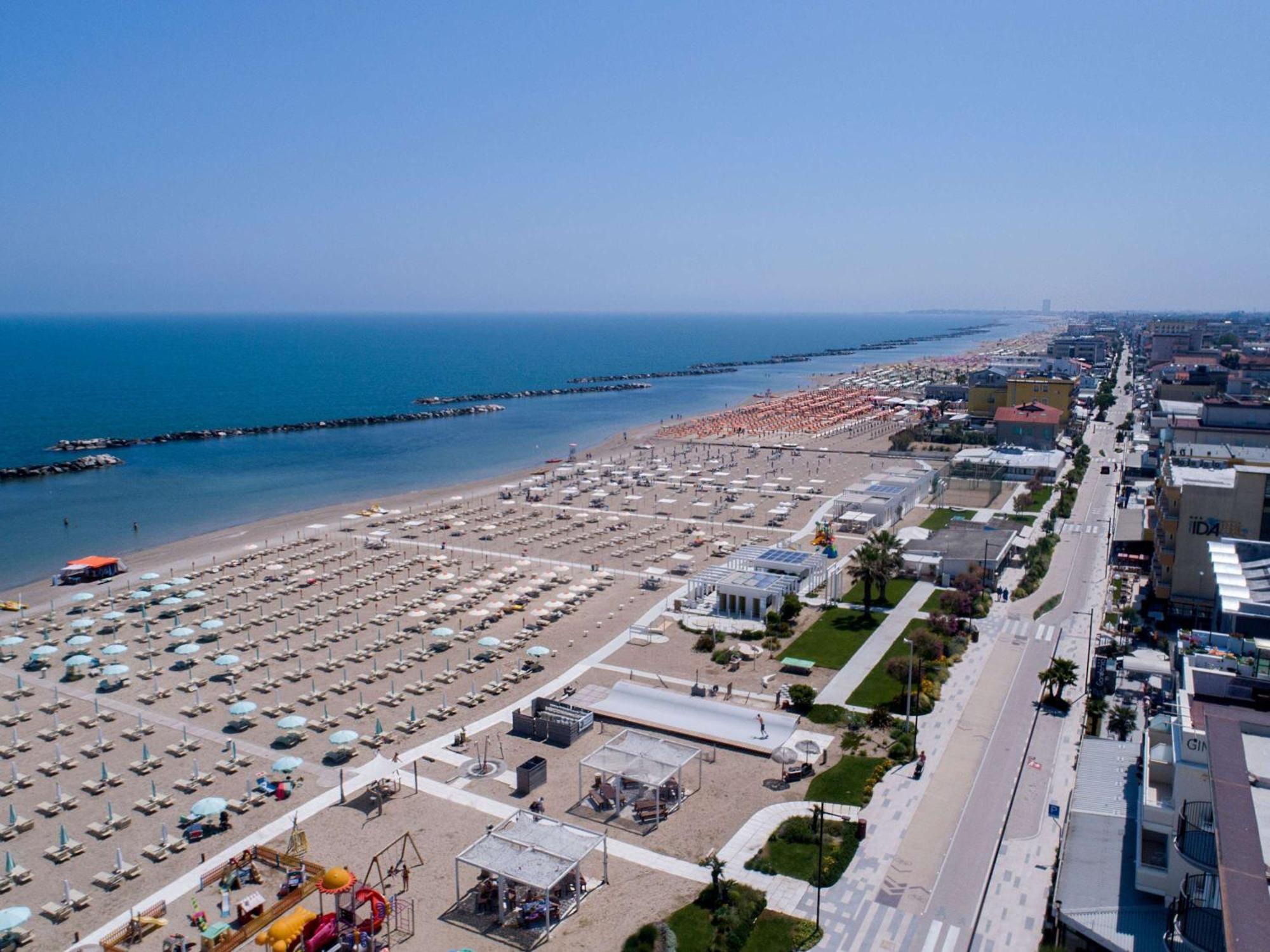 Mercure Hotel Rimini Artis Exterior photo