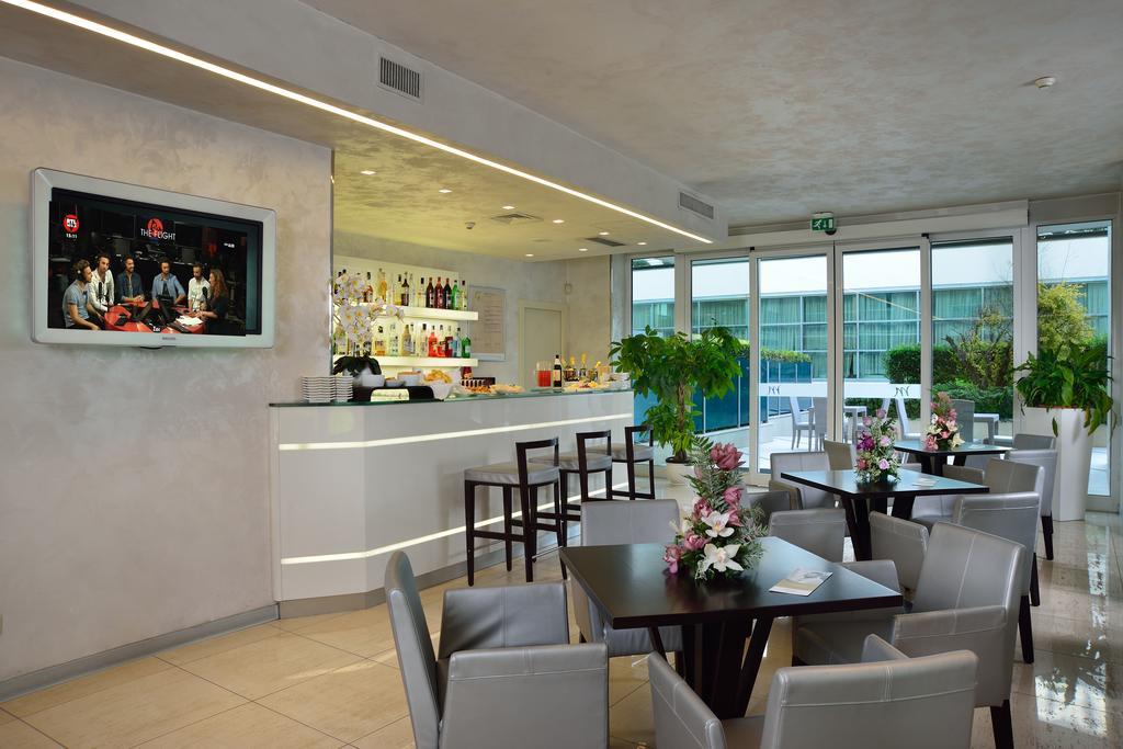 Mercure Hotel Rimini Artis Exterior photo